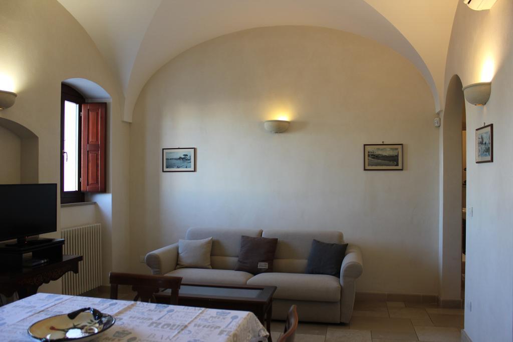 Palazzo Dei Gesuiti Monopoli Exterior photo